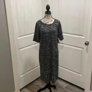 LuLaRoe Black, white, and Silver Julia Dress 2XL